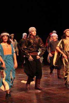 مشاركة فرقة الفنون الشعبية في مهرجان التراث عام 2010