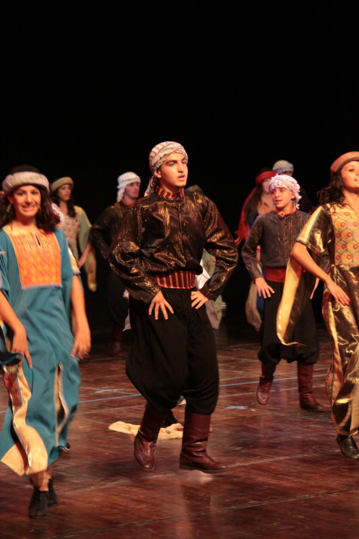 مشاركة فرقة الفنون الشعبية في مهرجان التراث عام 2010