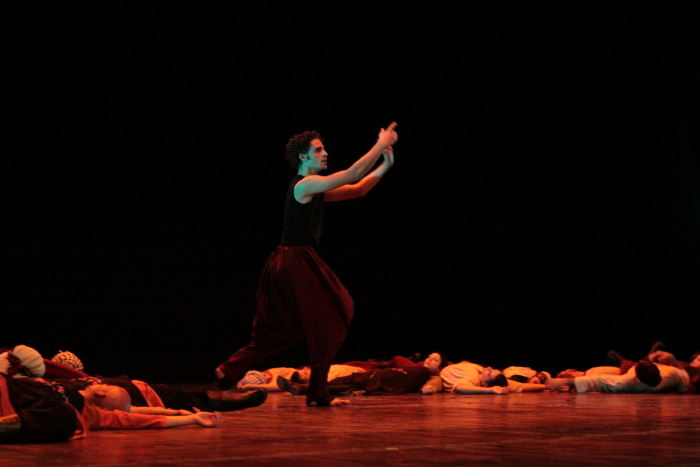 مشاركة فرقة الفنون الشعبية في مهرجان التراث عام 2010