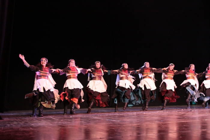 مشاركة فرقة الفنون الشعبية في مهرجان التراث عام 2010