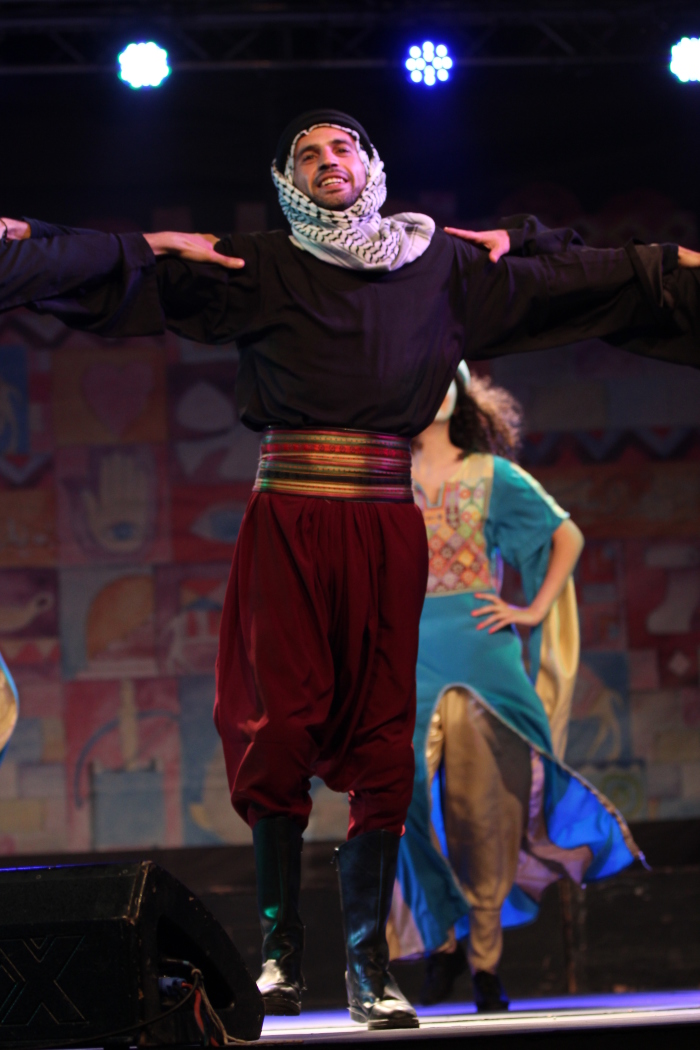 فرقة الفنون الشعبية عرض للحرية نرقص عام 2013