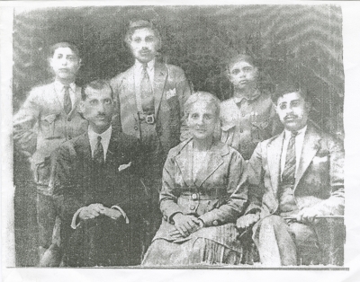 صورة عائلية