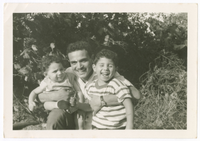 Waʾel abu Ghazaleh with Children 