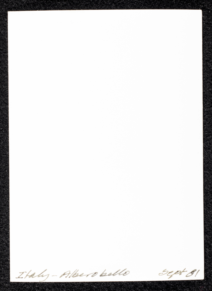 مبنى قديم في حي ألبيروبيلو في ايطاليا