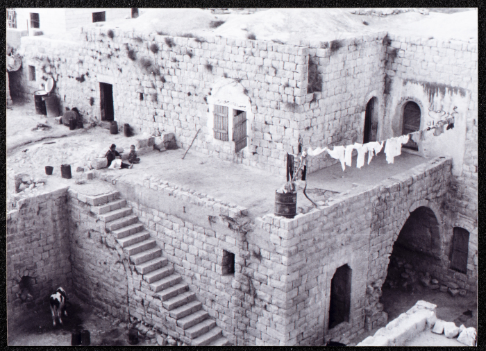 قصر سمحان في قرية راس كركر قضاء رام الله 