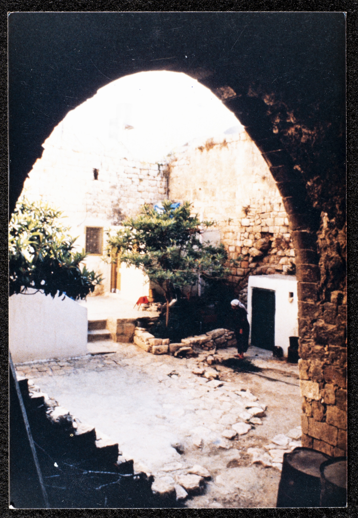 دير غسانة حوش دار عبد العزيز  