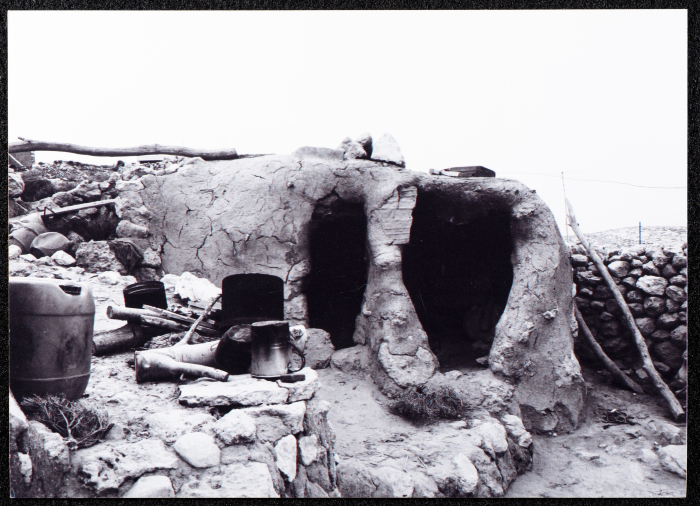 صورة لبيت حجر قديم في قرية البرج قضاء الخليل