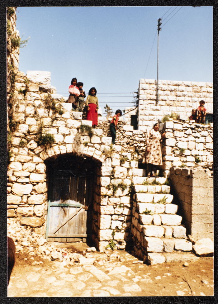 صورة من حوش الشعيبي في دير غسانة، قضاء رام الله