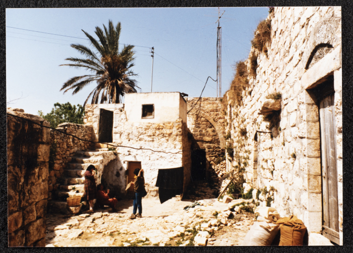 دير غسانة حوش الرابي 