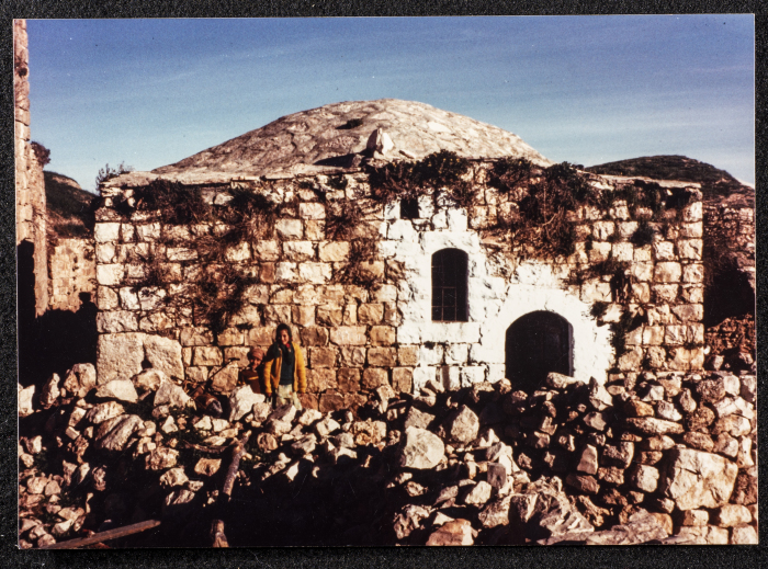 صورة لقصر صالح البرغوثي في قرية دير غسانة