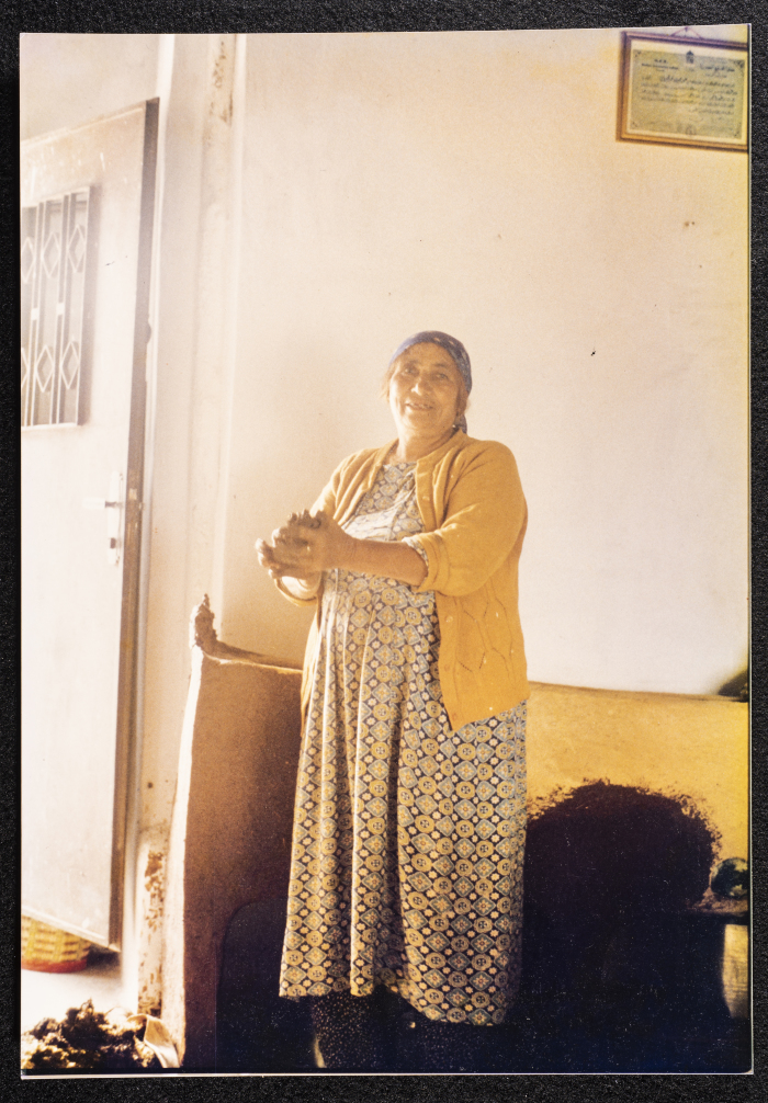 السيدة ام العبد من قرية دير السودان 