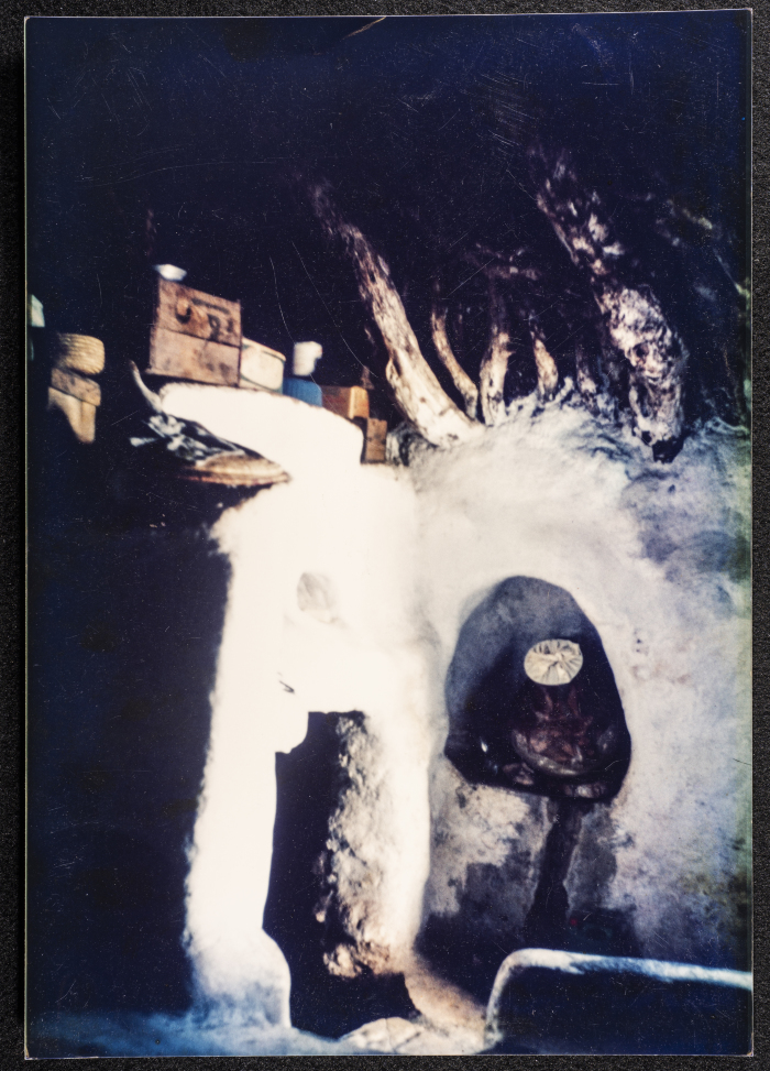 خابية قديمة في قرية دير غسانة 