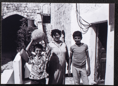 صورة لقصر صالح البرغوثي في قرية دير غسانة