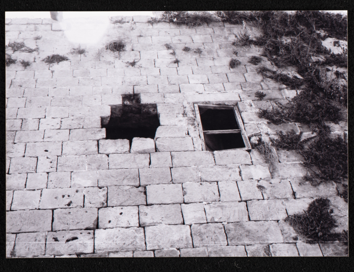 صورة من قصر آل سحويل في قرية عبوين
