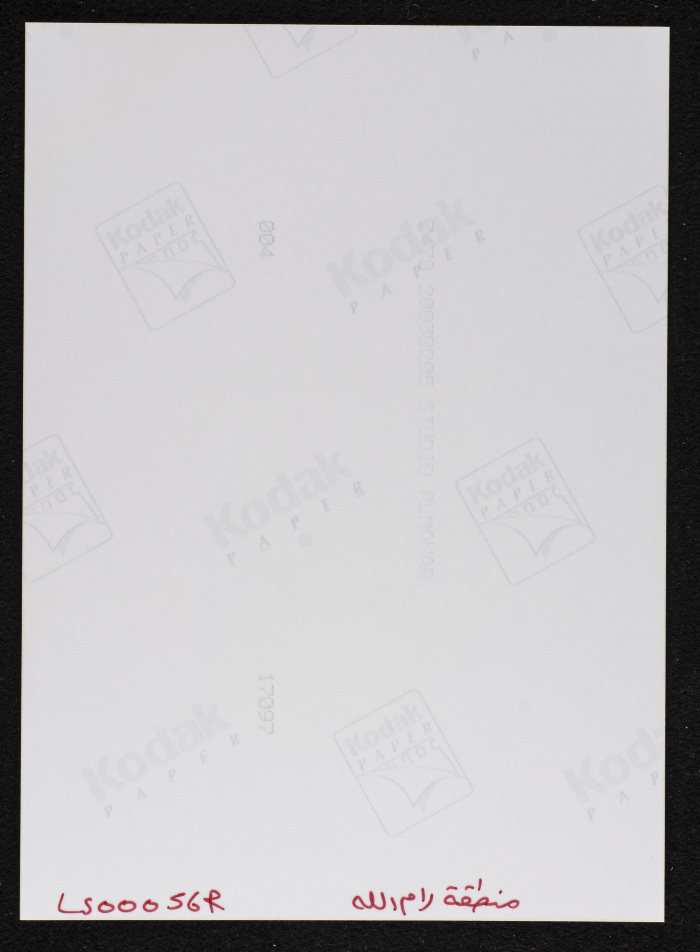 مشهد عام لتراكم الثلوج على الطريق بين رام الله وبيرزيت 