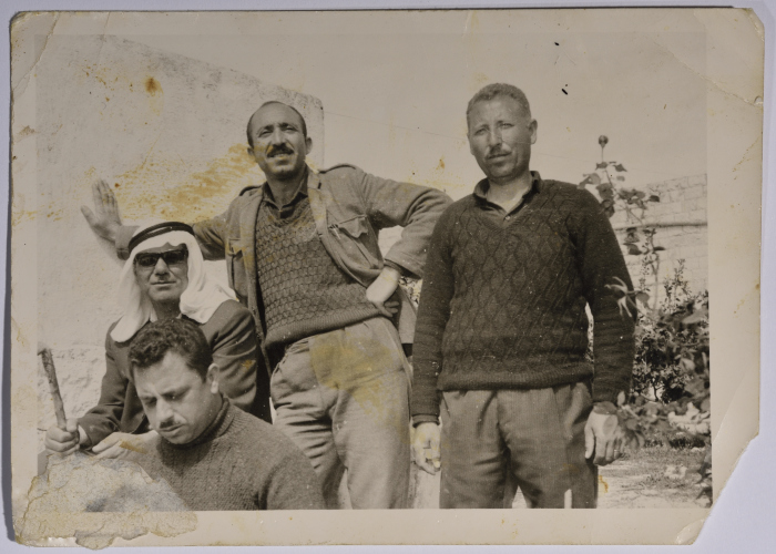 راجح السلفيتي مع أصدقائه في سلفيت