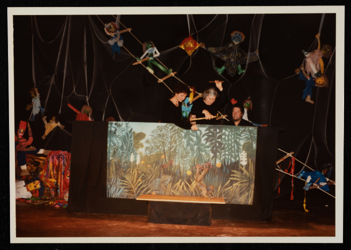 مهرجان الدمى والعرائس في مخيم الصمود 
