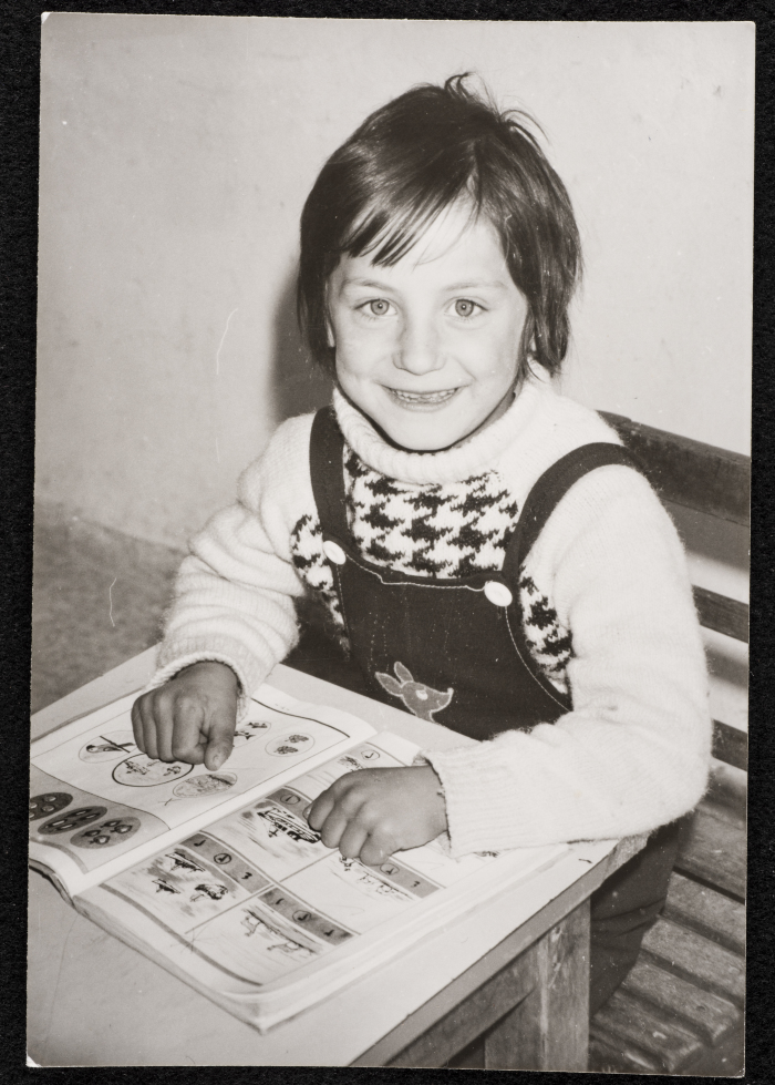 صورة شخصية لطفلة تدعى رباب، إحدى طالبات روضة الزهور في مدينة القدس