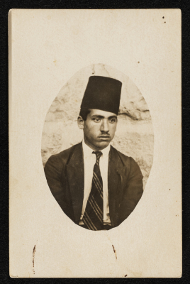 بطاقة بريدية  تضم صورة 