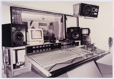 لقطة من الستوديو القديم الخاص بفرقة 