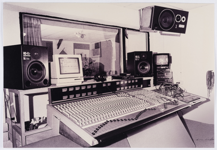 لقطة من الستوديو القديم الخاص بفرقة 