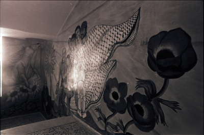 رسومات على حائط في بلدة بيت ساحور 