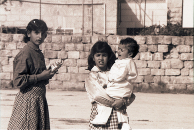 طفلات من بلدة بيت ساحور، 1989