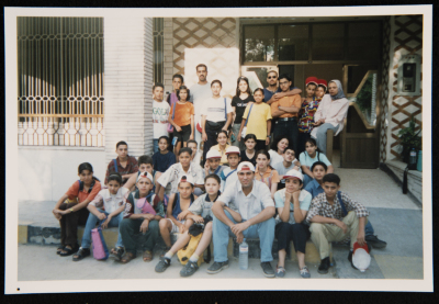 صورة لطلبة مسرح عناد في رحلة إلى مصر، 2001