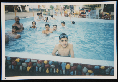 صورة لطلبة مسرح عناد في رحلة إلى مصر، 2001