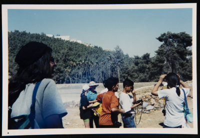 صورة لطلبة مسرح عناد في رحلة إلى مصر، 2001