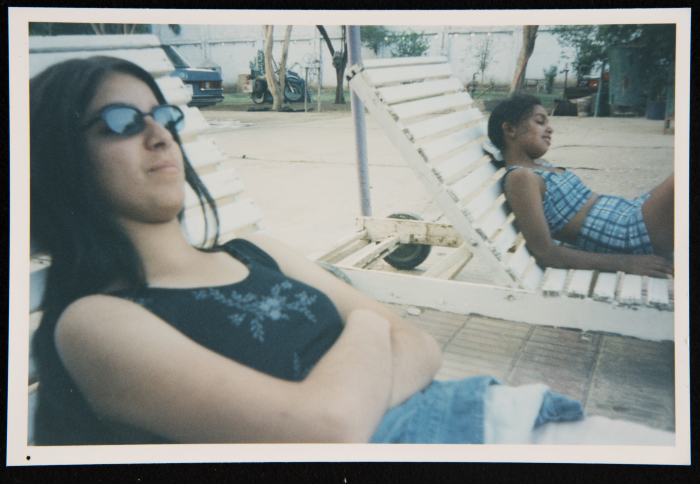 صورة لطلبة مسرح عناد في رحلة إلى مصر، 2001