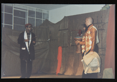 مسرحية منّا فينا