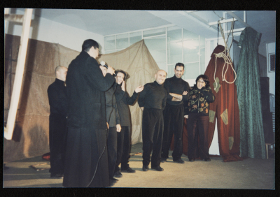 مسرحية منّا فينا