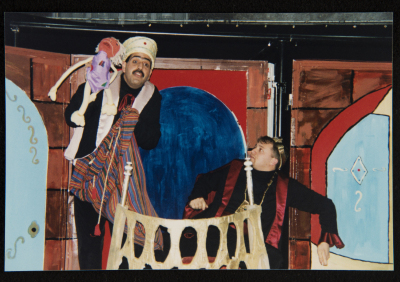  صورة من عرض مسرحية "بائعة الكبريت"، مسرح عناد، 1998 
