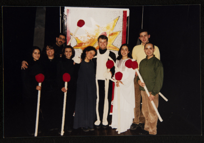  صورة من عرض مسرحية "بائعة الكبريت"، مسرح عناد، 1998 
