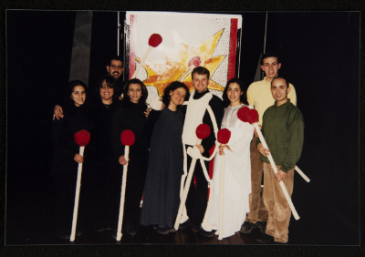  صورة من عرض مسرحية "بائعة الكبريت"، مسرح عناد، 1998 
