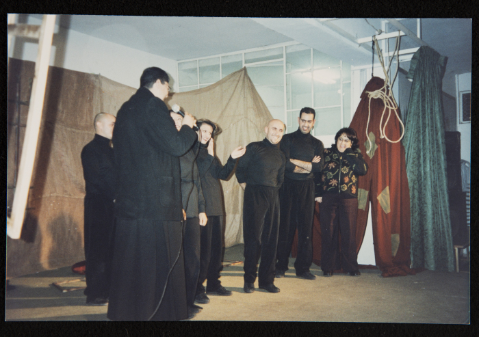 مسرحية منّا فينا