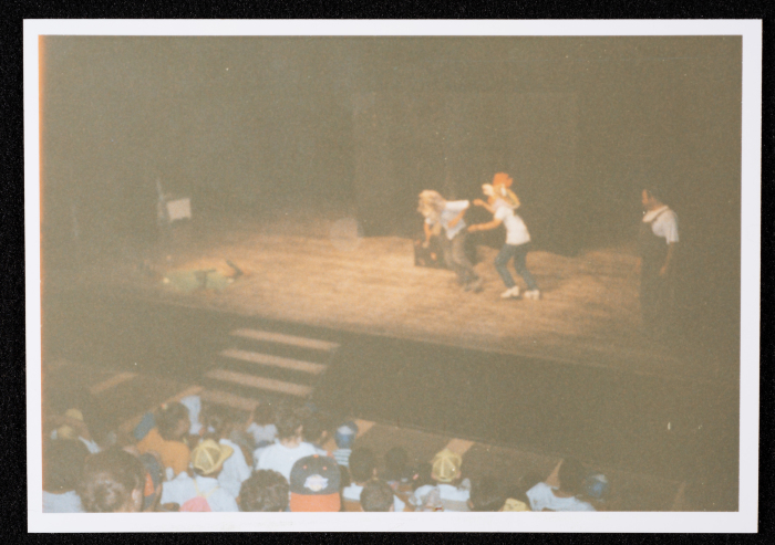 ورشات عمل خاصة بمسرح الدمى للطفل في الحكواتي 
