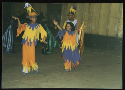 صورة من عرض مسرحي "كراكوزي" في المنيا، 2001
