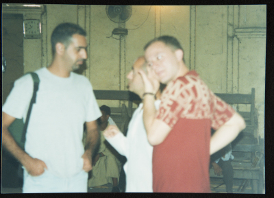 صورة من عرض مسرحي "كراكوزي" في المنيا، 2001
