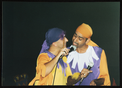 صورة من عرض مسرحي "كراكوزي" في المنيا، 2001
