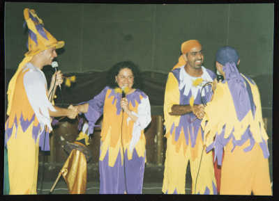 صورة من عرض مسرحي "كراكوزي" في المنيا، 2001
