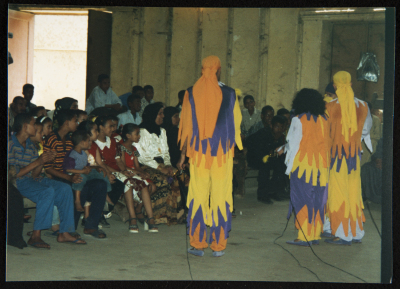 صورة من عرض مسرحي "كراكوزي" في المنيا، 2001
