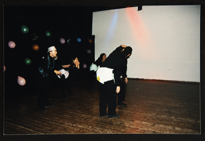 عرض مسرحية كراكوزي في القدس
