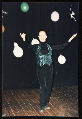 عرض مسرحية كراكوزي في القدس
