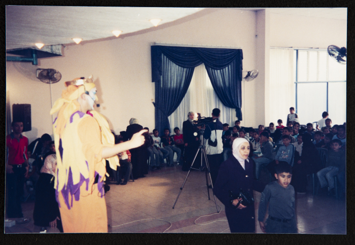 صورة من عرض مسرحية 