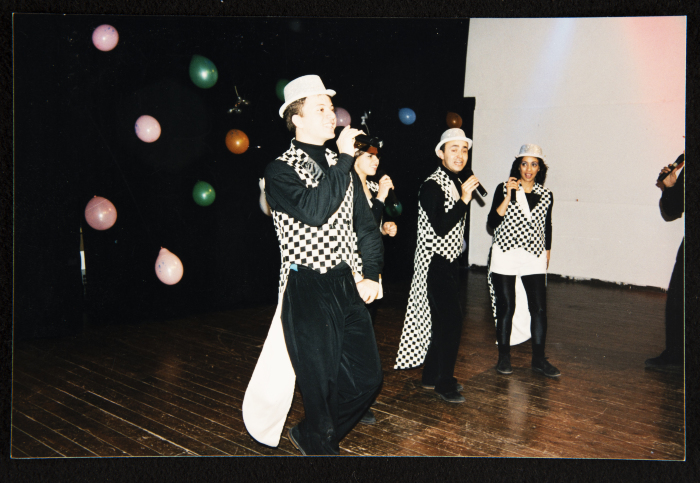 عرض مسرحية كراكوزي في القدس
