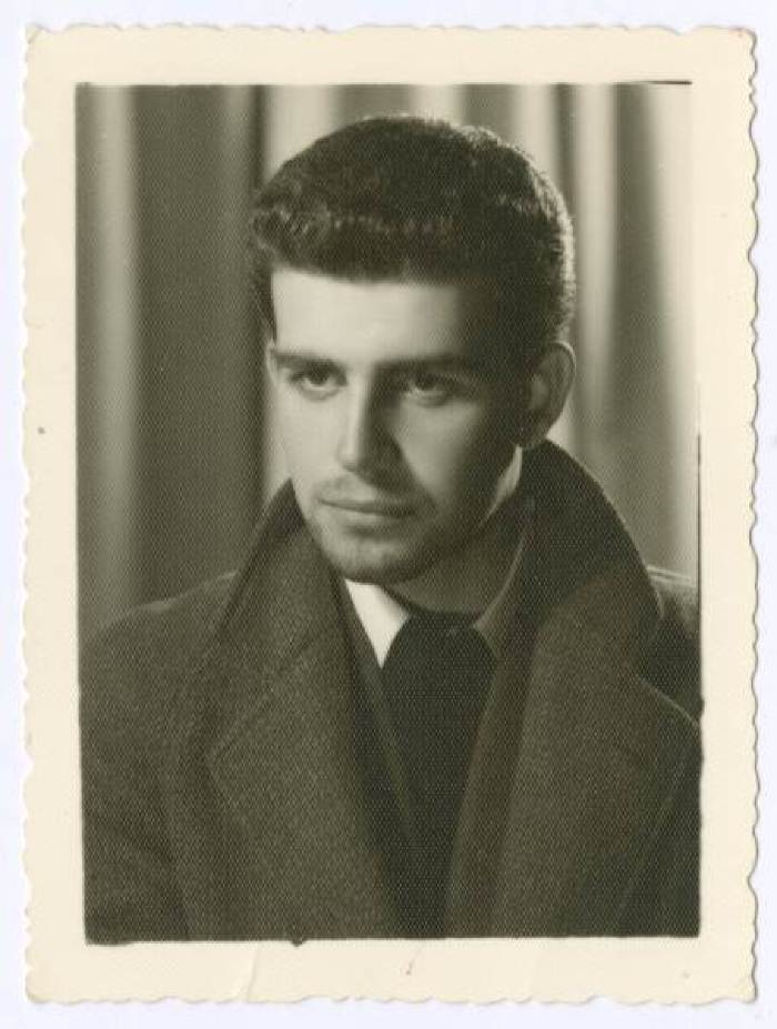 شاب من عائلة اللدعة
