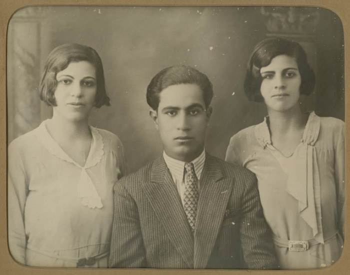 Siblings from aṣ-Ṣayegh Family 