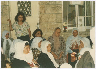 نساء في عزاء الشهيد عمر القاسم، القدس، 1989